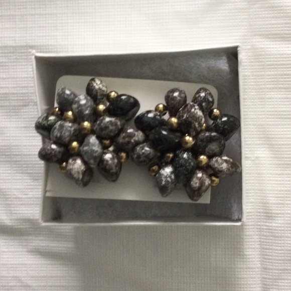 Woman’s Clip on Earrings color black gray and gold beads. - Picture 4 of 6